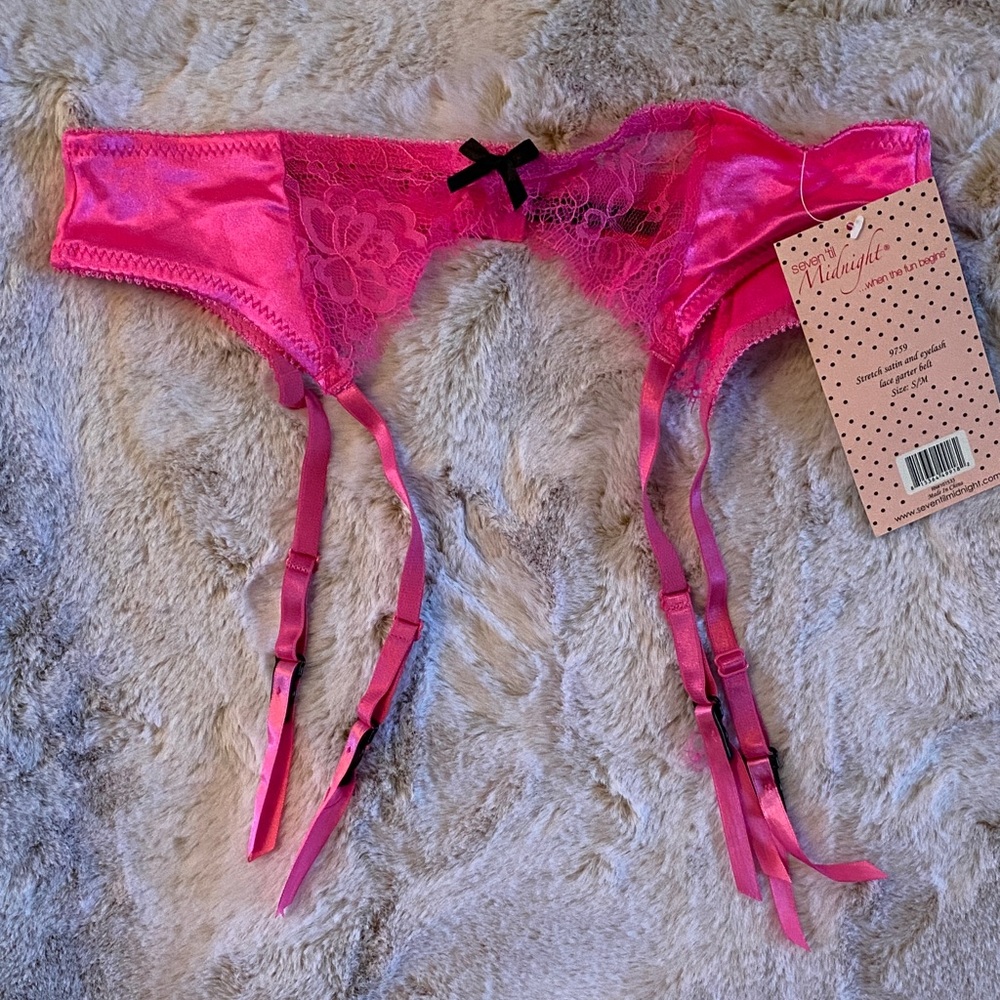 Women's Pink Lace Garter Belt Sm/Med